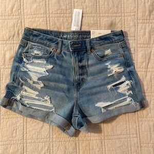 AE curvy stretch distressed shorts NWT